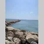 Апартаменты Juan Les Pins Joli T2 Parking Inclus!