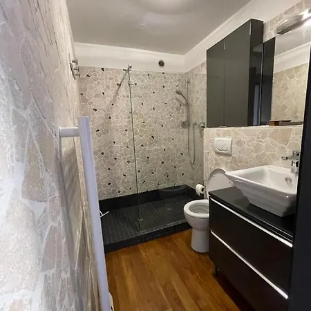 Juan Les Pins Joli T2 Parking Inclus! *