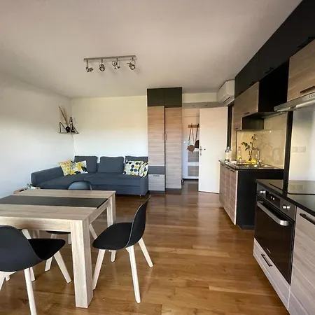 Juan Les Pins Joli T2 Parking Inclus! * Antibes