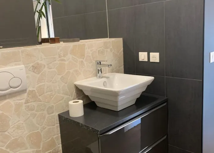 Juan Les Pins Joli T2 Parking Inclus! Appartamento